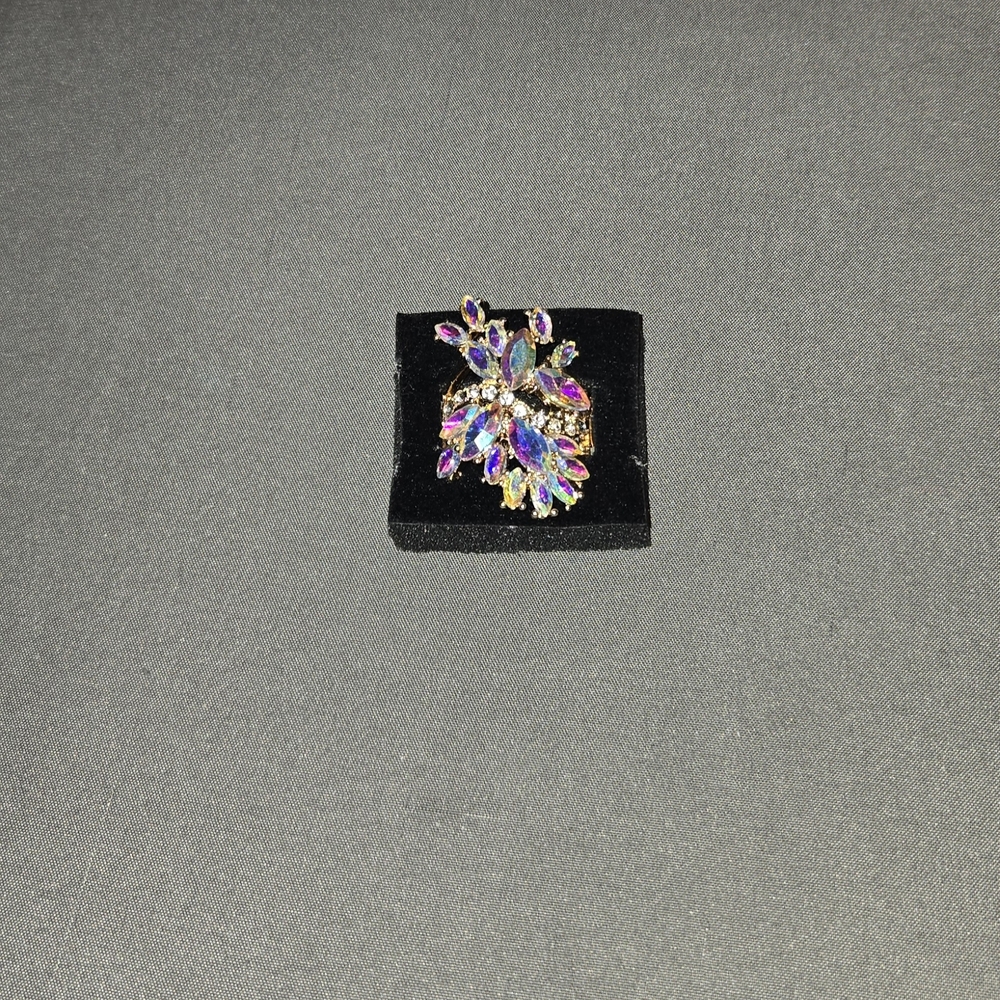 Elegant Multicolor Crystal Ring